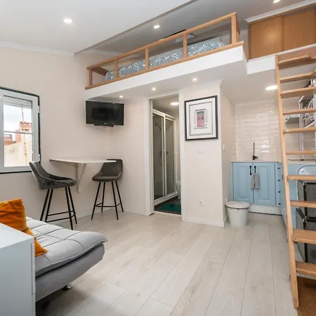 Holiday home Cozy Yellow House Bairro Alto Lisbon