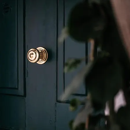 Cozy Yellow House Bairro Alto * Lissabon