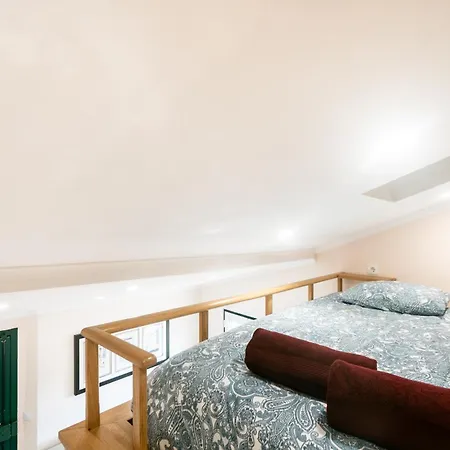 Ferienhaus Cozy Yellow House Bairro Alto *